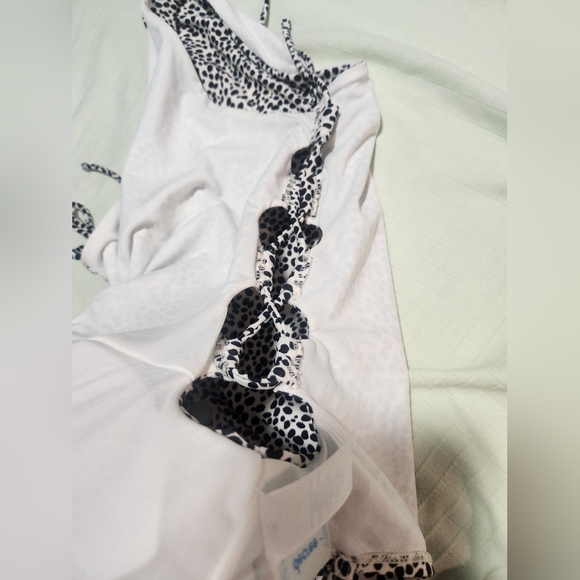 DECREE SIZE L. Women's Black and White One-Piece Swimsuit. - Picture 10 of 11
